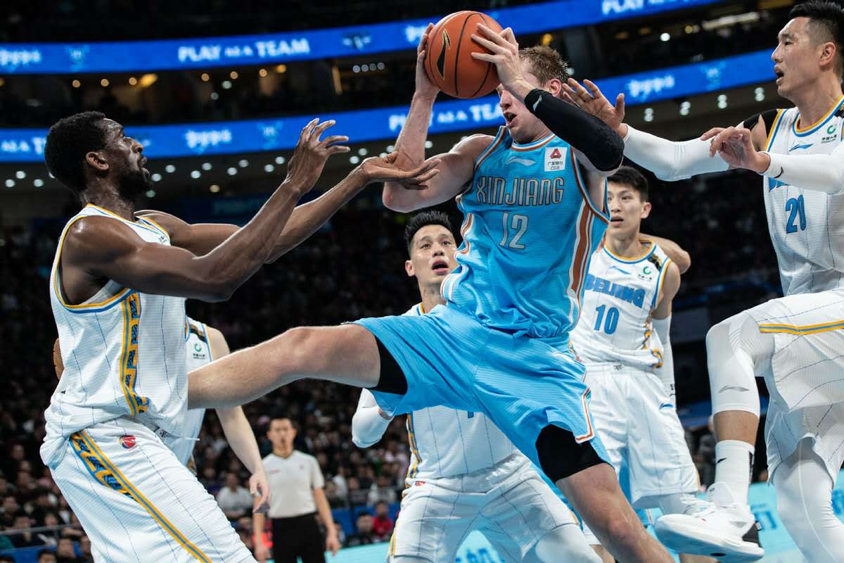 开云体育-关于门兴格拉德巴赫迎CBA常规赛关键赛；冲刺阶段再遭质疑；态度坚定；资深球员宣示担当的信息